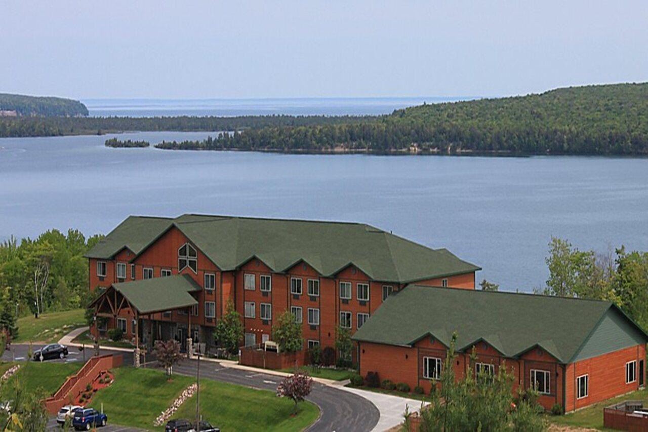 Holiday Inn Express Munising-Lakeview, An Ihg Hotel Exteriér fotografie